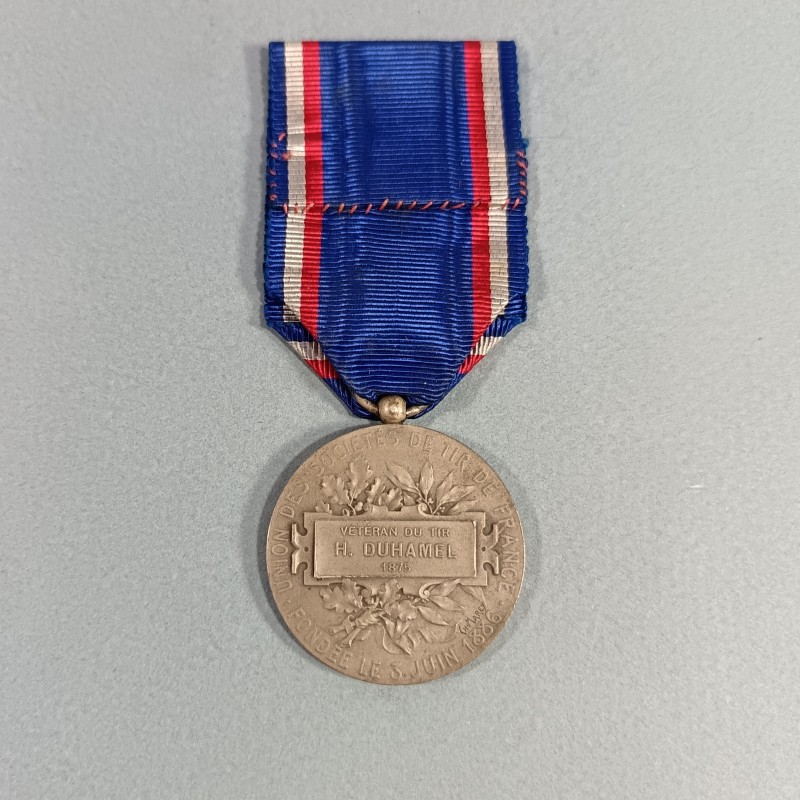 MEDAILLE DE L'UNION DES SOCIETES DE TIR DE FRANCE EN ARGENT ATTRIBUEE AU VETERAN DE TIR H. DUHAMEL EN 1875